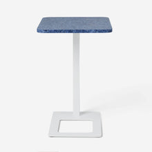 Afbeelding in Gallery-weergave laden, Onyx laptoptafel wit frame - jeans denim top