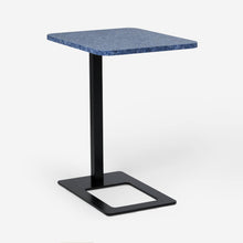 Afbeelding in Gallery-weergave laden, Onyx laptoptafel zwart frame - jeans denim top