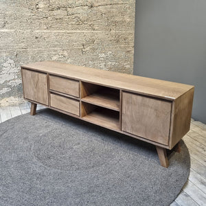 TV meubel 180cm mango hout sfeer foto