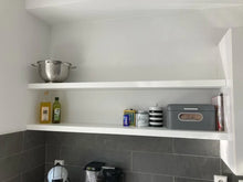 Afbeelding in Gallery-weergave laden, Witte planken in keuken