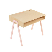 Afbeelding in Gallery-weergave laden, Kinderbureau berken multiplex hout kleur roze