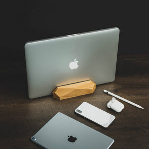 Macbook laptop dock eiken hout