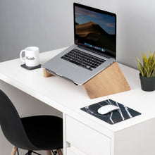 Afbeelding in Gallery-weergave laden, Laptopstand in duurzaam eikenhout op bureau