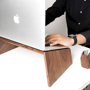 Laptopstand in duurzaam walnoot hout macbook