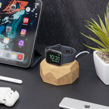 Afbeelding in Gallery-weergave laden, Apple Watch Dock duurzame eik handgemaakt