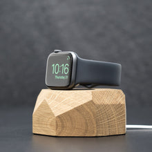 Afbeelding in Gallery-weergave laden, Oakywood Apple Watch Dock Eik handgemaakt