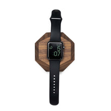 Afbeelding in Gallery-weergave laden, Oakywood Apple Watch Dock Walnoot