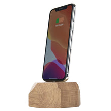 Afbeelding in Gallery-weergave laden, Oakywood iPhone Dock Eik