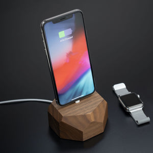 Oakywood iPhone Dock charged