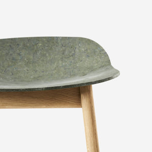 Unsual Counterstool eikenhouten oude legerkledij