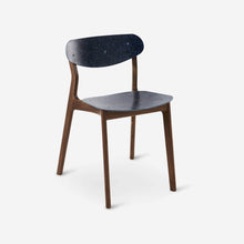 Afbeelding in Gallery-weergave laden, Ubu Chair walnoot hout denim jeans