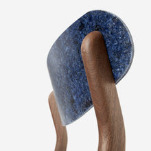 Afbeelding in Gallery-weergave laden, Ubu Chair walnoot hout denim jeans