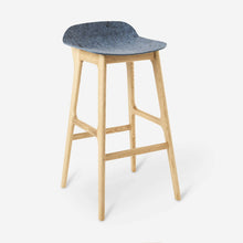 Afbeelding in Gallery-weergave laden, Unsual Barstool eiken hout barstoel denim jeans