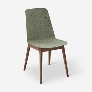 Unsual Chair walnotenhout oude legerkledij