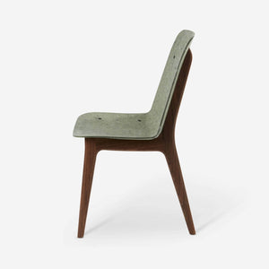 Unsual Chair walnotenhout oude legerkledij