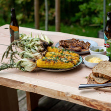 Afbeelding in Gallery-weergave laden, Forestry Tafel stoere houten tuintafel close-up