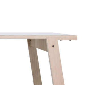 rform Flat Table Small close up