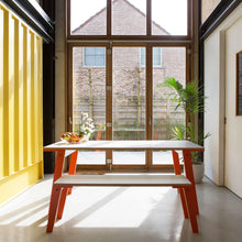 Afbeelding in Gallery-weergave laden, rform Flat Table en Bench vos oranje
