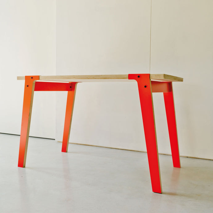 rform Switch Tafel Small vos oranje