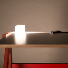 Afbeelding in Gallery-weergave laden, rform Volt bureau 12 volt licht en oplader
